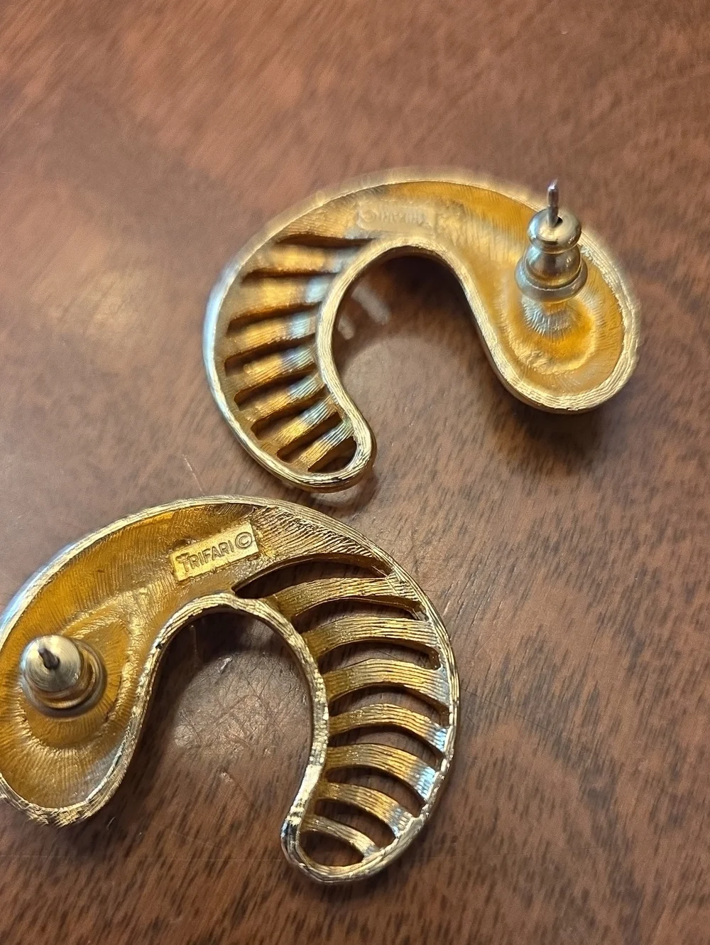 Vtg Trifari -Elegant Gold Earrings with Crystal Accents